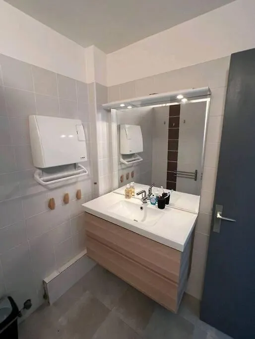 Appartement 2 Pieces A Juan Antibes 0*,  France